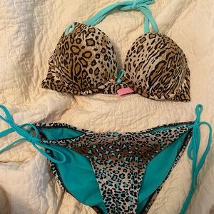 Victoria’s Secret bikini